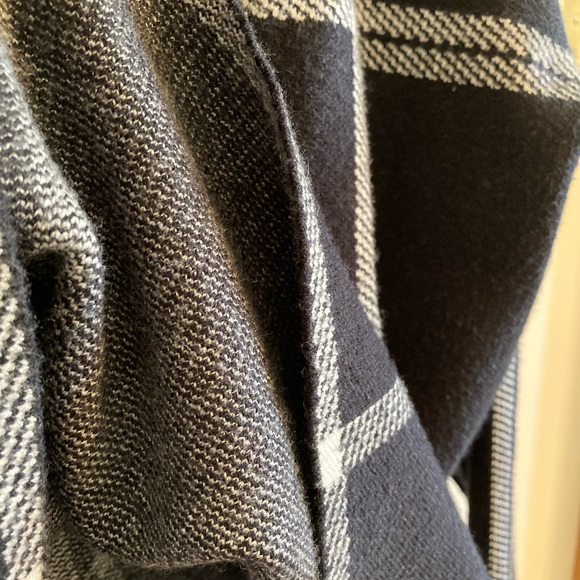 SHEIN Sweater - Picture 6 of 6